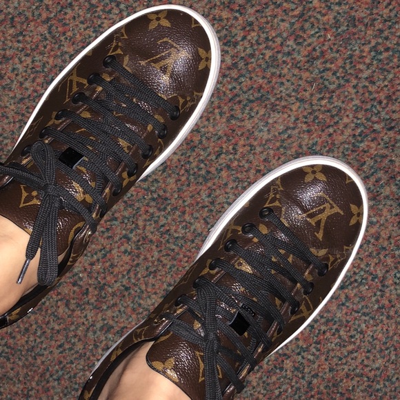 Louis Vuitton Frontrow Sneaker - Picture 7 of 7